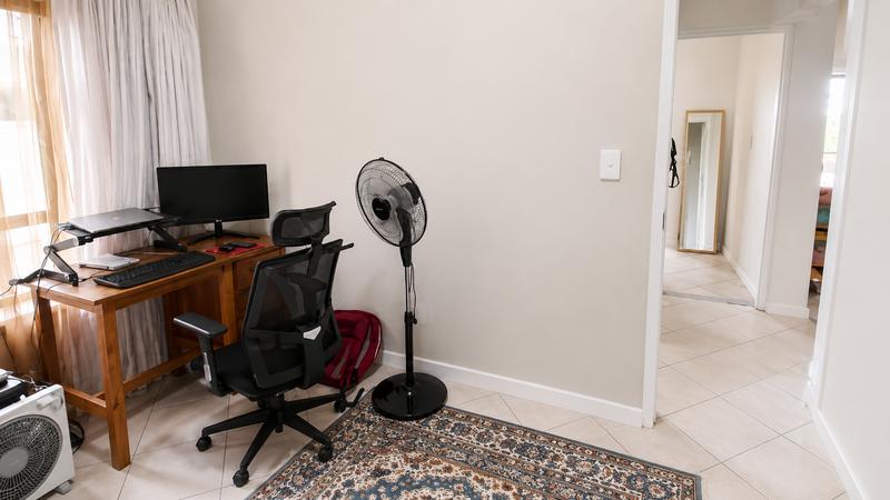 To Let 2 Bedroom Property for Rent in Somerset West Western Cape